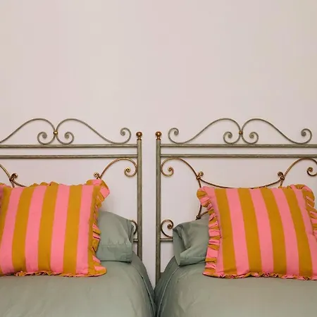 Amoreira Rosa Howme * Giovinazzo